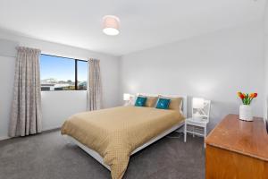 Manaia View - One Tree Point Holiday Home