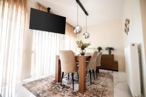 Central Luxury Apartment