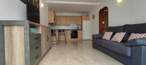 Apartment with Pool View  room in Apartamentos Las Palmeras