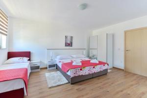 Apartment in Vir with terrace, air conditioning, WiFi, dishwasher 4589-1