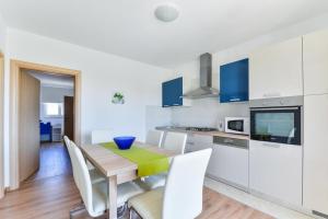 Apartment in Vir with terrace, air conditioning, WiFi, dishwasher 4589-1