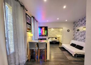 Centre Cannes , 3 min Palais , Clim , WiFi