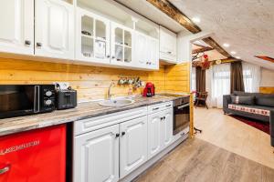 Sofia Folklore Life Apartment