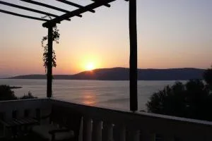 Villa with breathtaking views and private beach - Agios Dimitrios