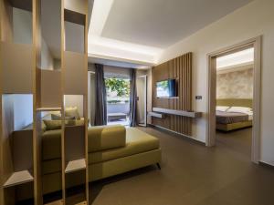 Paradise Resort