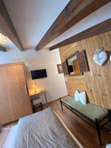 Junior Suite with Balcony room in Hotel Garni Jägerhof