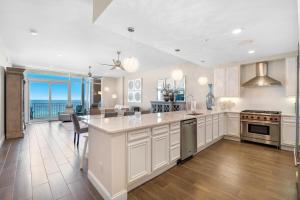 Vista Del Mar 406
