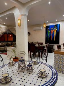Stay In Fez