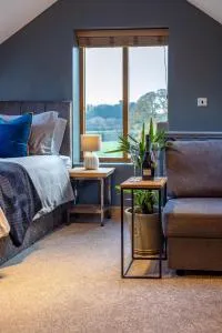 Stunning rural stay with idyllic views & great location - Mostyn