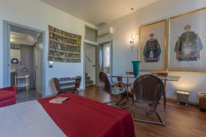 GuestHost - La casa Gialla central Apartment!