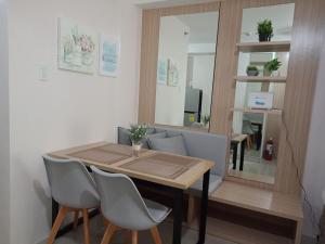 Cozy 1233 the persimmon studio near sm and ayala