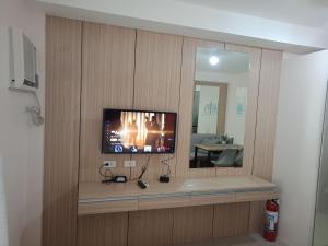 Cozy 1233 the persimmon studio near sm and ayala