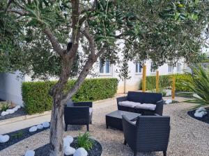 Hotels Kyriad Montpellier Sud - A709 : photos des chambres