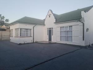 Hasate Guest House ,4 st james street Oakdale Belliville Cape Town South Africa