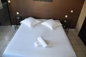 Hotels Adonis Sanary Grand Hotel des Bains : photos des chambres