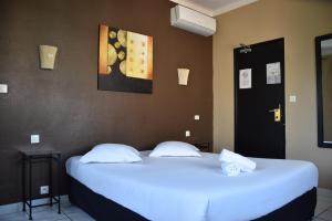 Hotels Adonis Sanary Grand Hotel des Bains : photos des chambres