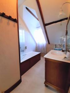 Appartement Prestige Résidentiel 3 chambres 3 salles de bain au Manoir de Mathan à Crépon 5 mn dArromanches et 10 mn de Bayeux