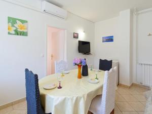 Apartments Marta by Rent Istria
