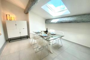 Appartements Le Minimaliste - Beautiful T2 in the city center with terrace : photos des chambres