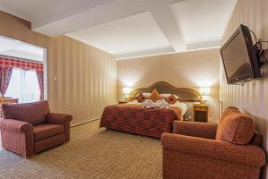 King Suite with Balcony room in Coppid Beech