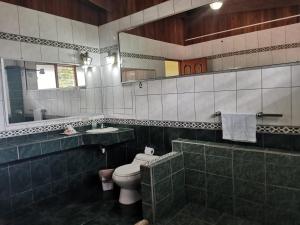 3rd Floor Hostel House of the Macaws, No AC, only cash,sharing rooms