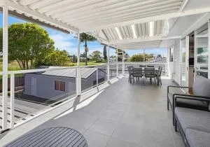 Sandy Dreams - Foxground