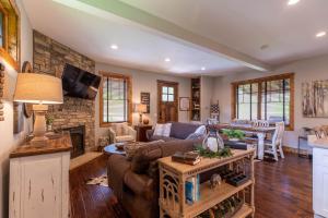 Reel Relaxing at Eagles Nest