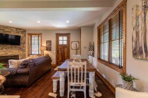 Reel Relaxing at Eagles Nest