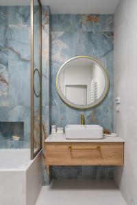 Monte27 - No.4 with terrace by OneApartments