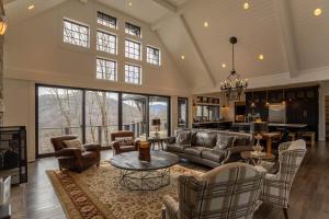 Bouldercrest at Eagles Nest