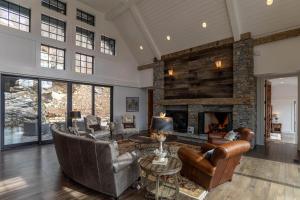 Bouldercrest at Eagles Nest