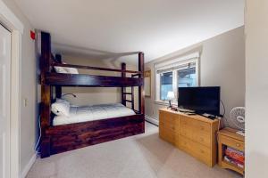 Solitude Village H103