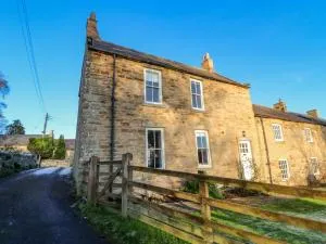 East Farmhouse Cottage - Newbrough