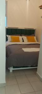 Hipsonic Studio Apartment RaceCourse Gardens