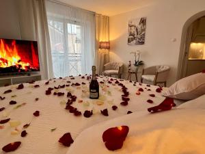 Louis & Elza Old Town Romantic apartments