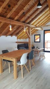 Chalets Gite *** du Gazon du Cerisier : photos des chambres