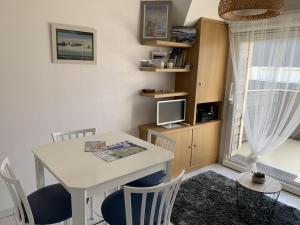 Appartements Appartement Fort-Mahon-Plage, 2 pieces, 4 personnes - FR-1-482-102 : photos des chambres