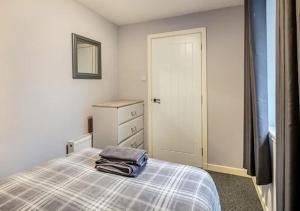 Entire House, 4 Bed Sleeps 8 Superhost Montrose