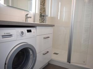 Appartement 1 chambre, garage, accès direct plage - FR-1-197-527