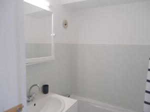 Appartements Appartement duplex 4-5 pers., proche thalasso avec Wi-Fi et parking - FR-1-639-23 : photos des chambres