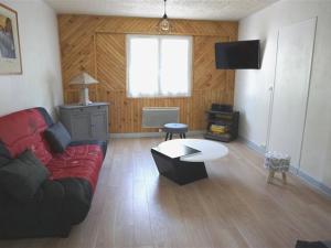 Appartements Appartement Mont-Dore, 3 pieces, 6 personnes - FR-1-415-127 : photos des chambres