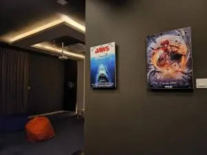 MP Villa with Cinema Room - Gelang Patah