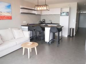 Appartement LUXE 2 Ch, Balcon, Plage, Piscine, Parking - FR-1-194-230