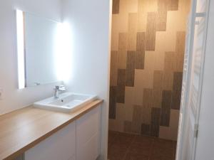 Appartement LUXE 2 Ch, Balcon, Plage, Piscine, Parking - FR-1-194-230