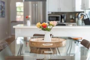 Fabulous New 4BR3BA House in Mission Hills