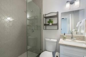 Fabulous New 4BR3BA House in Mission Hills