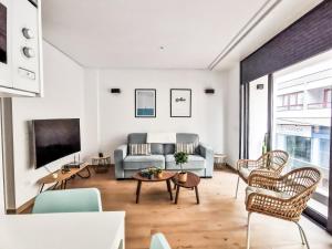 Las Canteras Lighthouse