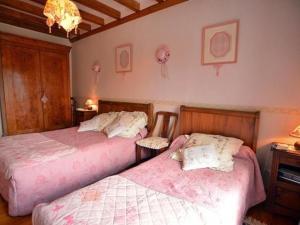 Maisons de vacances Gite Saint-Calez-en-Saosnois, 4 pieces, 8 personnes - FR-1-410-135 : photos des chambres