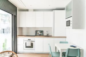 Las Canteras Lighthouse