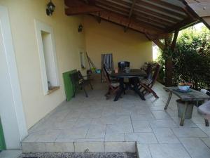 Évasion rustique avec cheminée et vélos, proche du Mans - FR-1-410-166